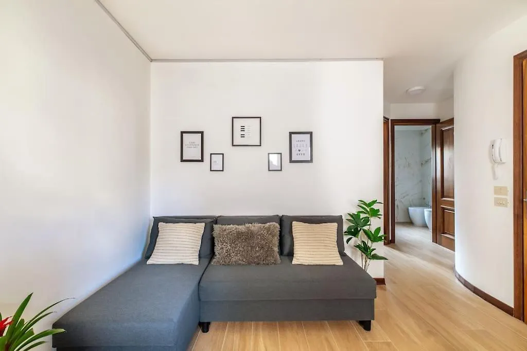 Old Town Lux Apt By Welc Treviso Lägenhet